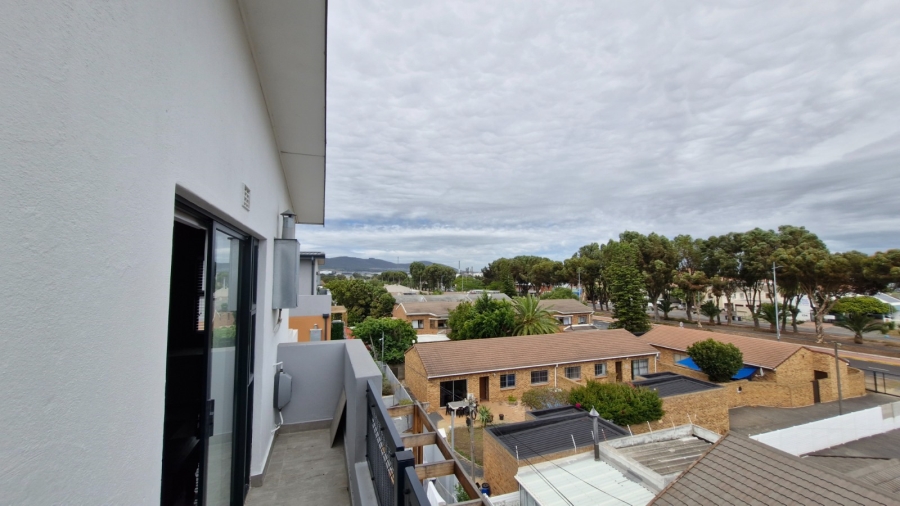 1 Bedroom Property for Sale in Table View Western Cape